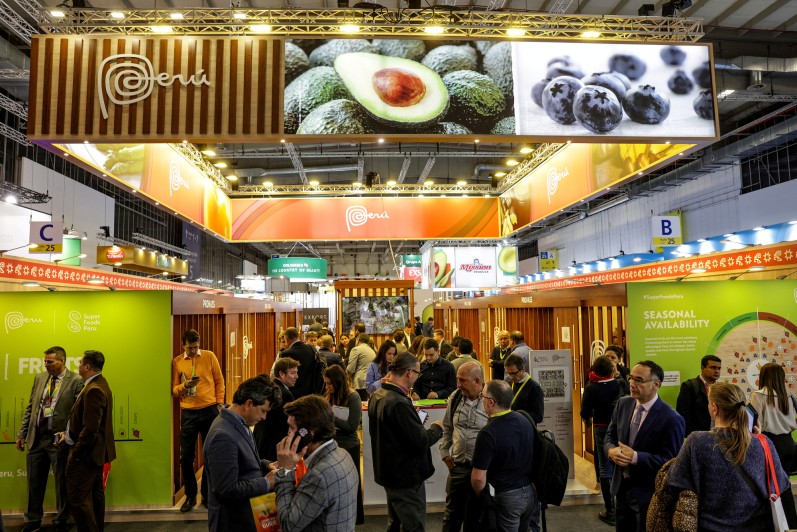Das Bild zeigt einen Messestand auf der Fruit Logistica. Das Bild zeigt einen Messestand auf der Fruit Logistica.
